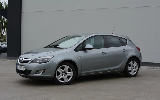 Opel Astra cena 28500 przebieg: 148000, rok produkcji 2011 z Dzierzgoń małe 466